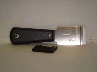 Нож для подрезания клея со сменными широкими лезвиями